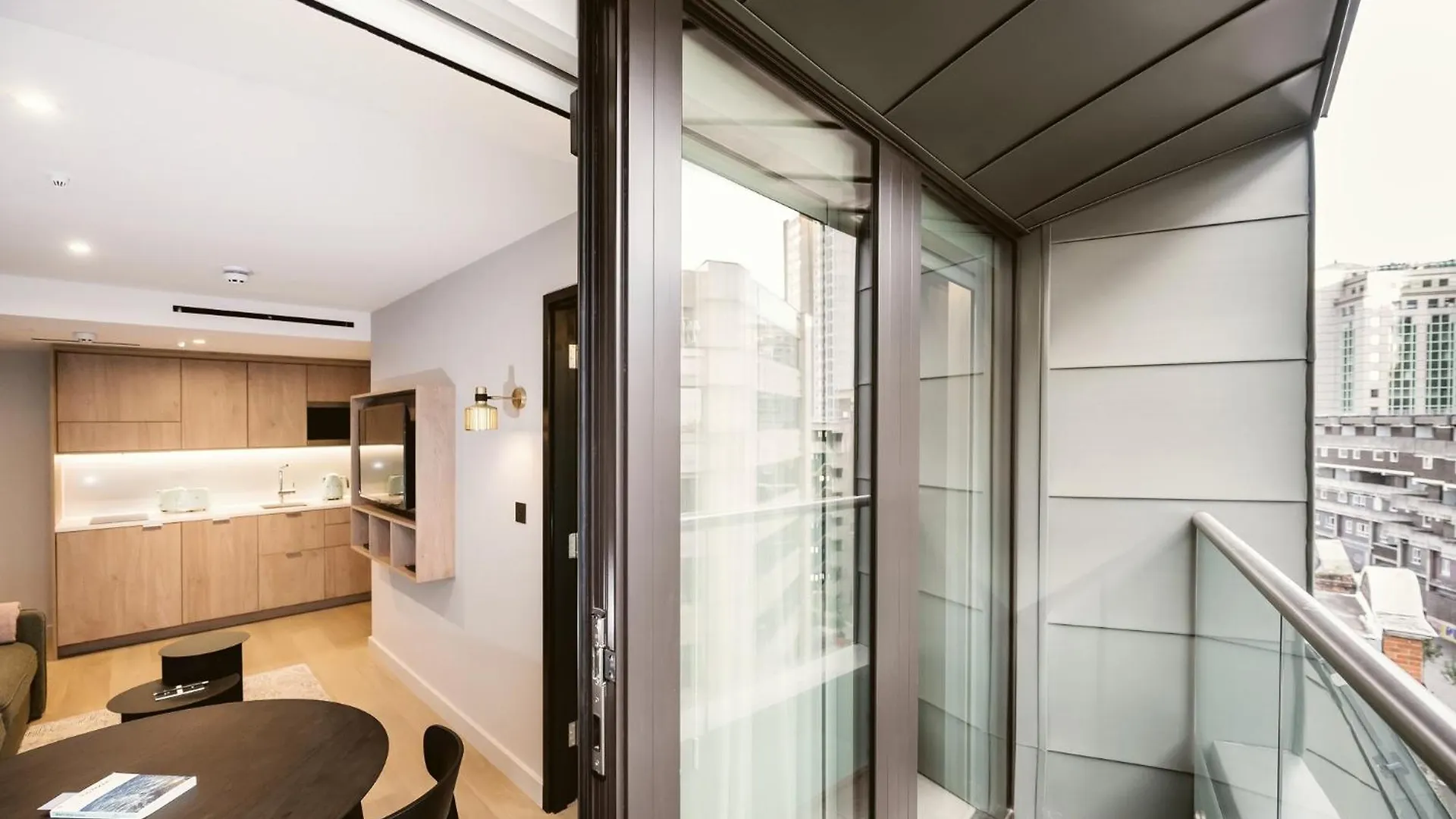 Wilde Aparthotels London Liverpool Street 4*,  Regno Unito
