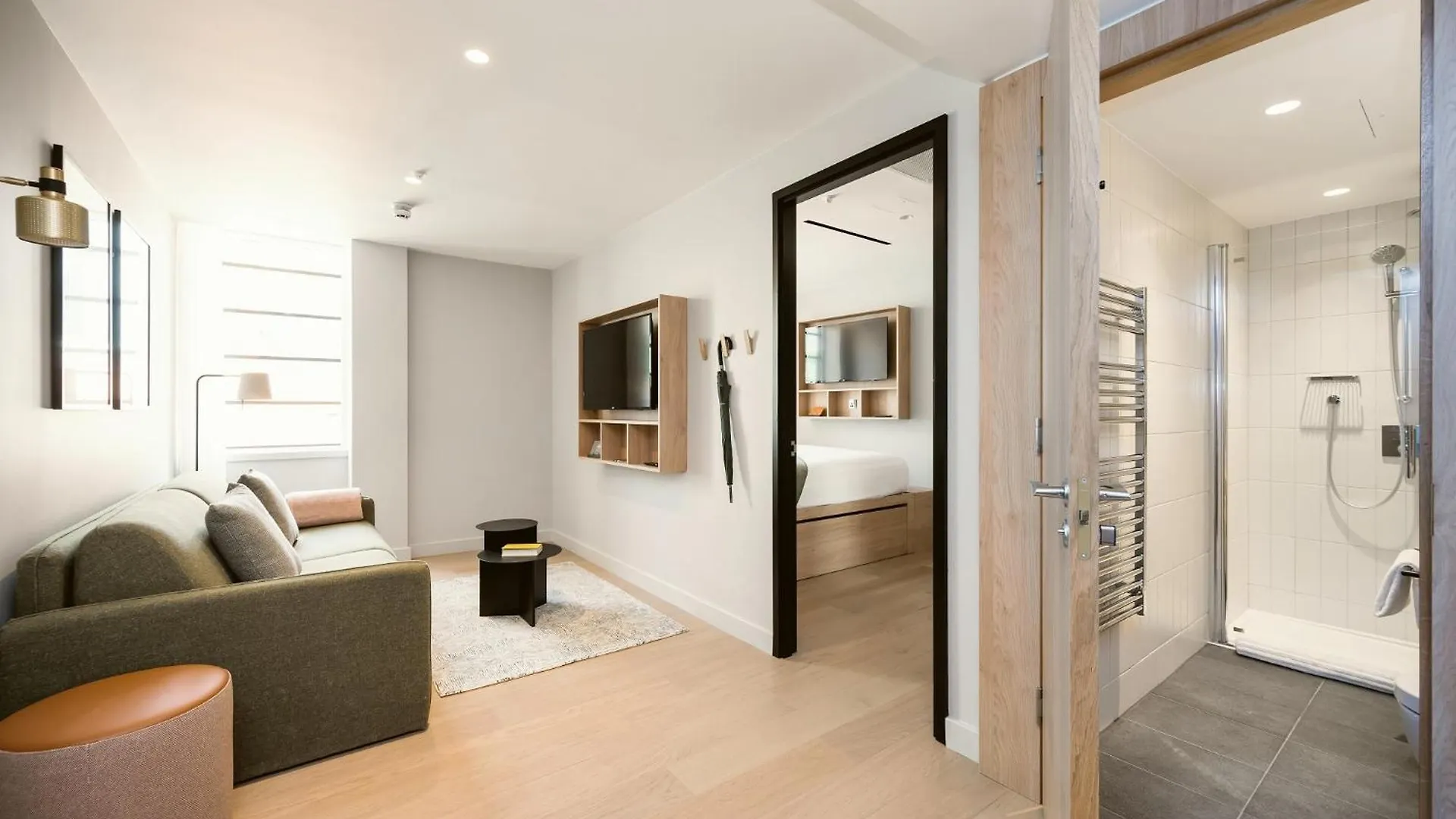 Wilde Aparthotels London Liverpool Street 4*,