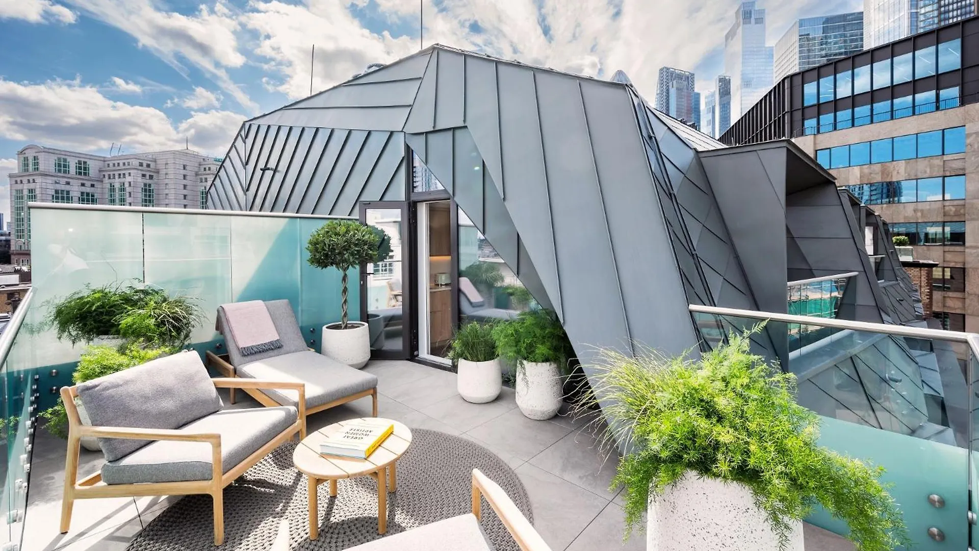 Wilde Aparthotels London Liverpool Street 4*,  Regno Unito