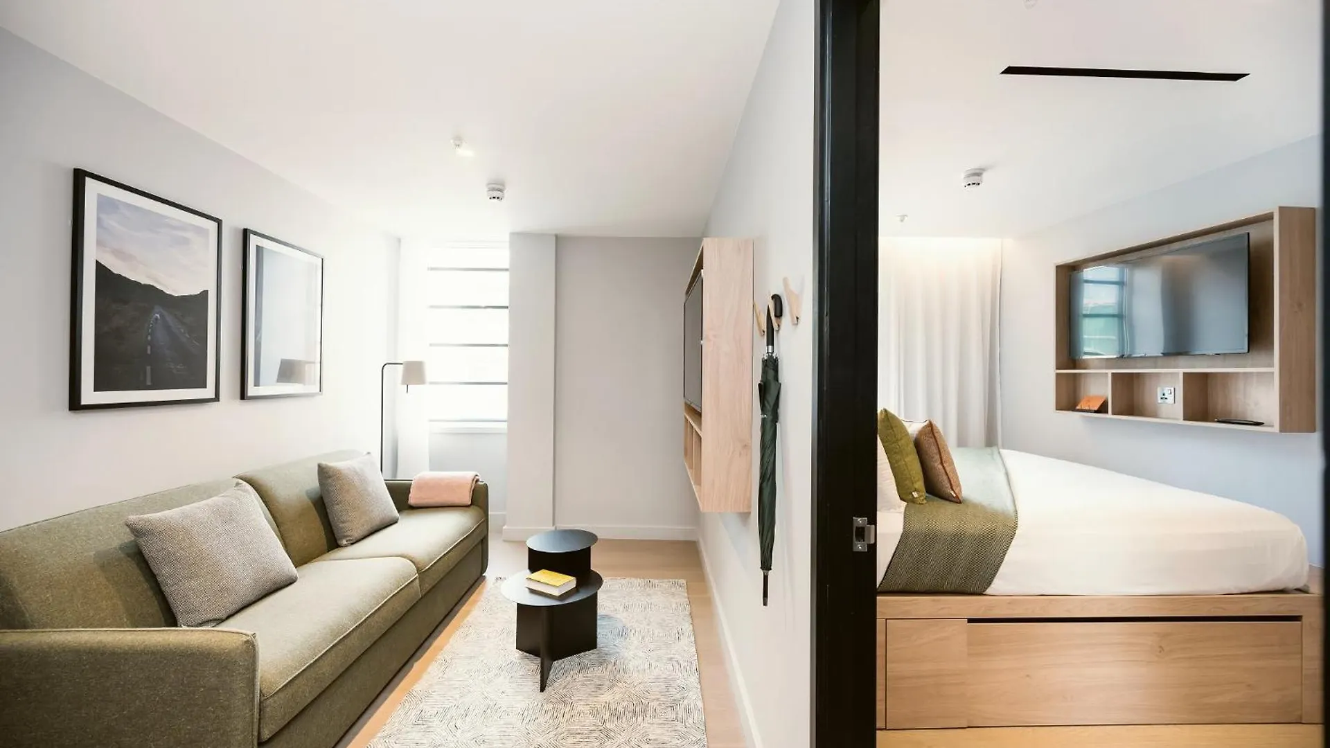 Wilde Aparthotels London Liverpool Street 4*,