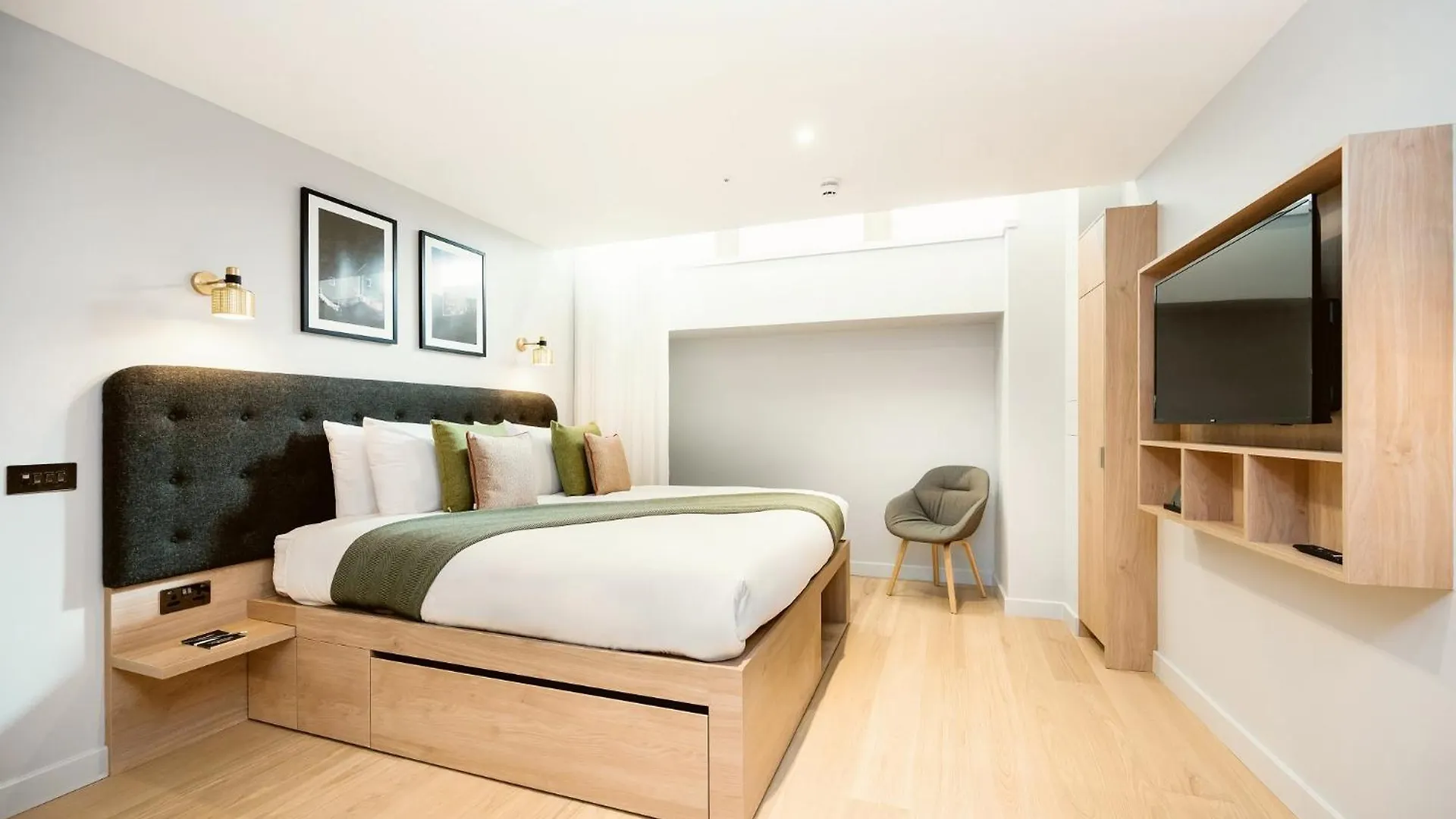Wilde Aparthotels London Liverpool Street 4*,