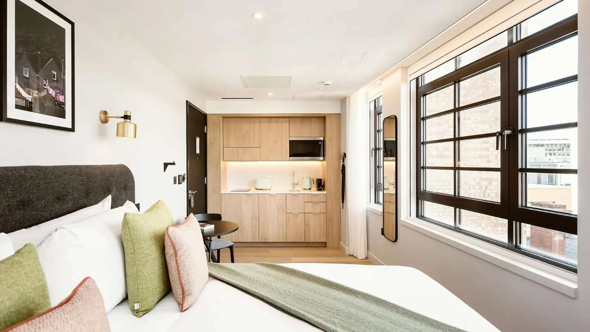 Wilde Aparthotels London Liverpool Street 4*,  Storbritannien